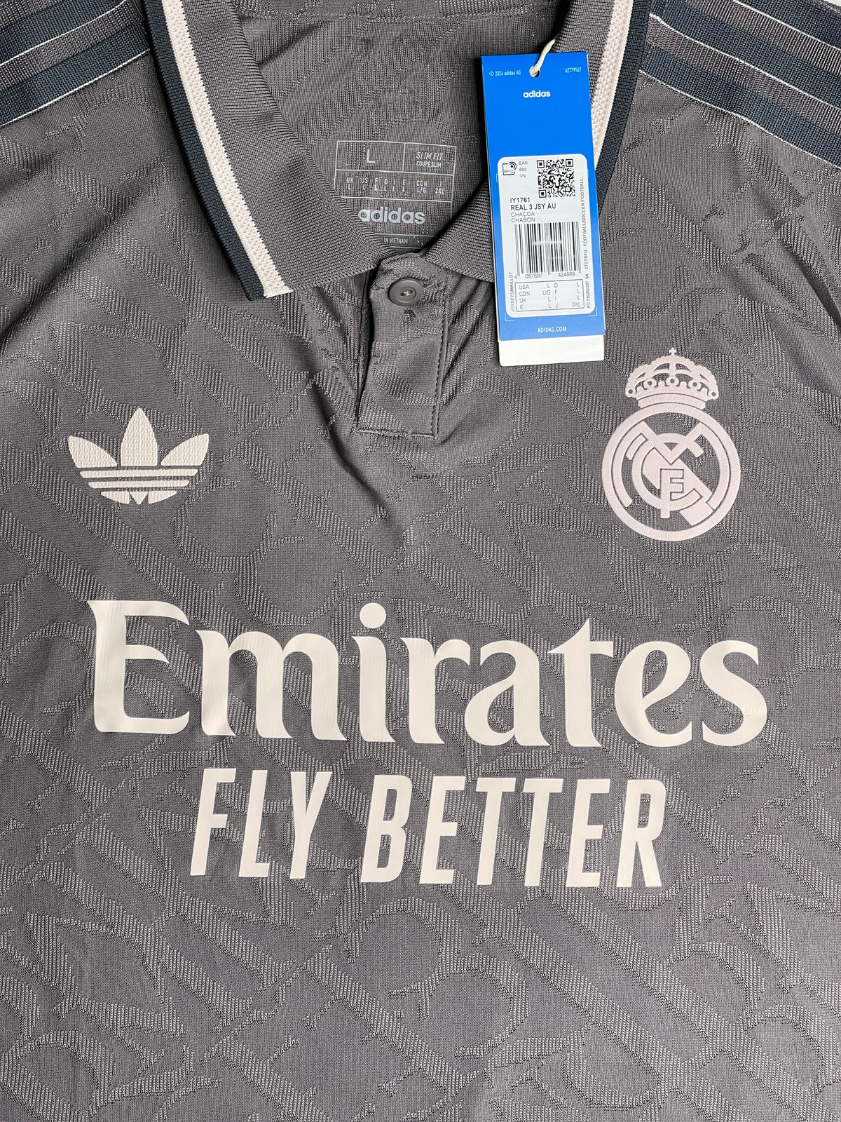 إصدار اللاعب الثالث لريال مدريد 2024-25 - مودريتش#10 (يسار)